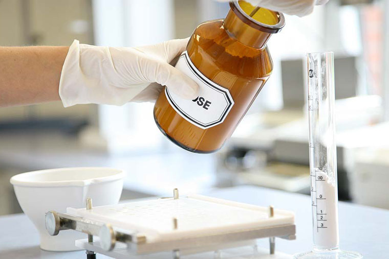 Arzneimittelherstellung-Abmessung