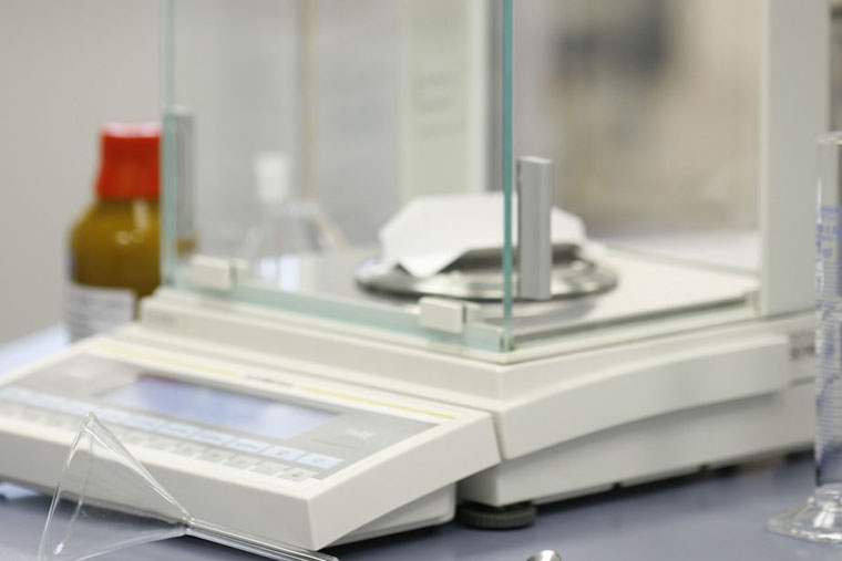 Arzneimittelherstellung Feinwaage